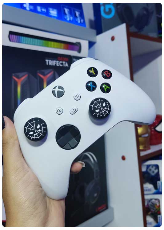 imagen-gomas-protectoras-xbox-spiderman-negro-blanco-fenixxdigital