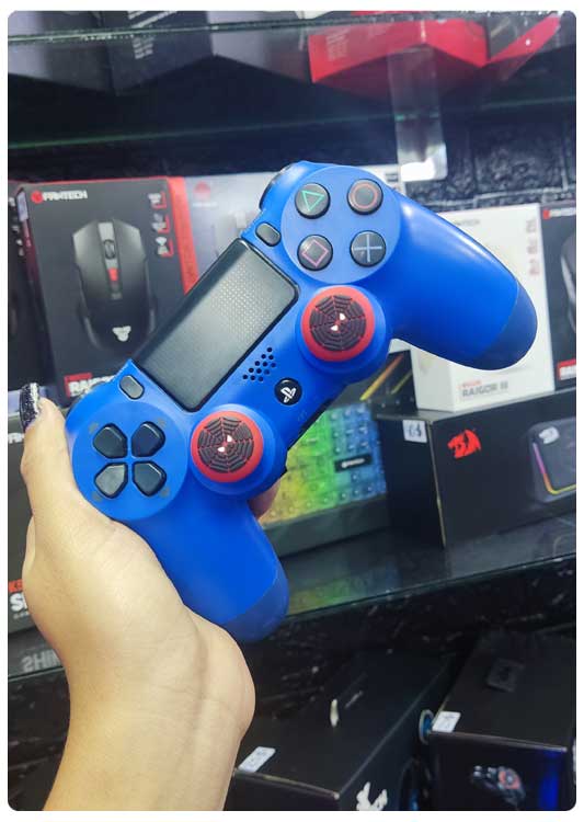 imagen-gomas-protectoras-ps3-ps4-ps5-xbox-araña-rojo-fenixxdigital